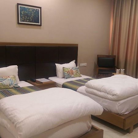 The Premier Hotel Кота Экстерьер фото