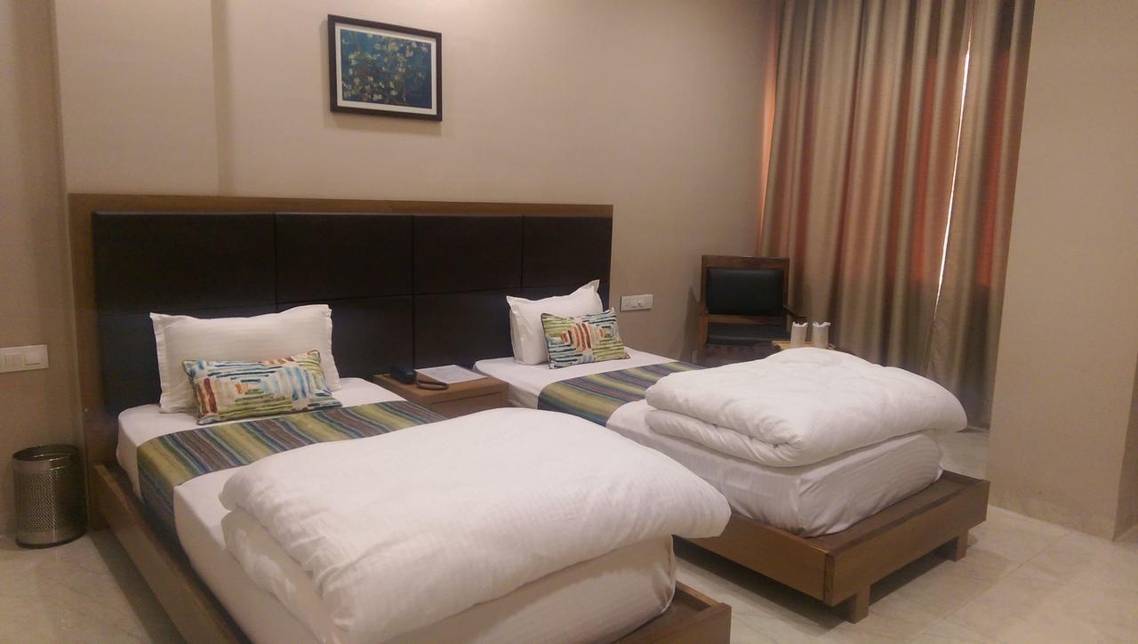 The Premier Hotel Кота Экстерьер фото