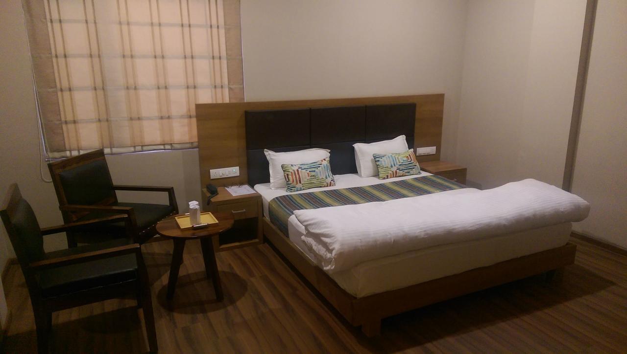 The Premier Hotel Кота Экстерьер фото